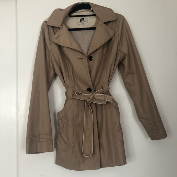 LAUNDRY BY DESIGN HOODED BELTED TRENCH COAT - Picture 3 of 5